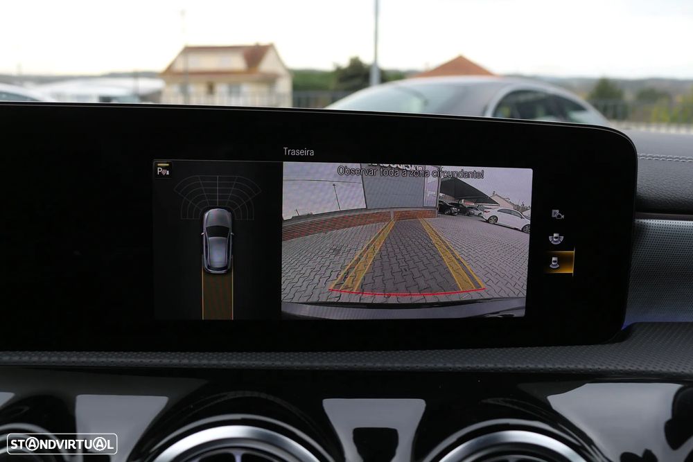 Mercedes-Benz A 250 e 8G-DCT AMG Line - 31