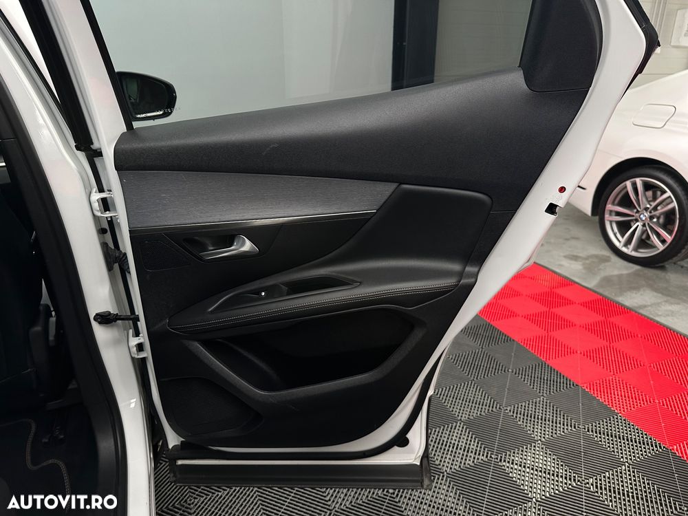 Peugeot 3008 PHEV EAT8 4X4 GT Pack - 22