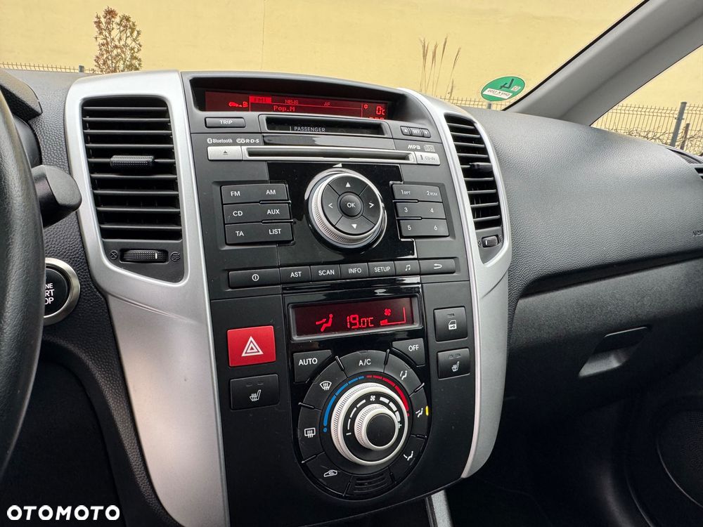 Kia Venga 1.4 CVVT UEFA EURO 2016 - 36