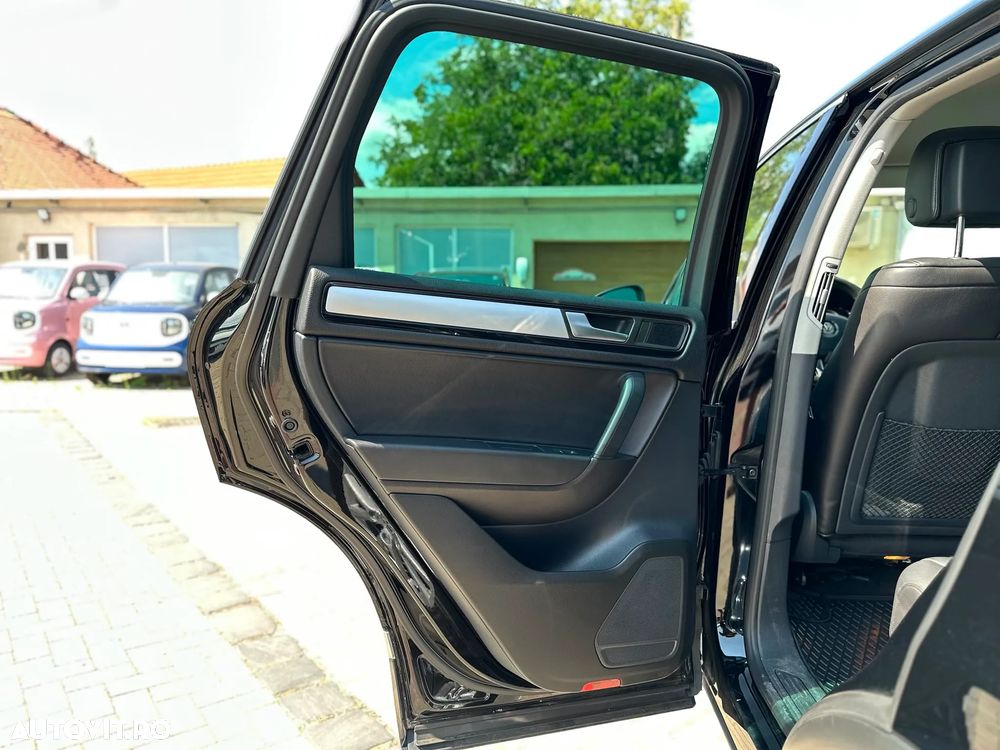 Volkswagen Touareg 3.0 V6 TDI BMT - 38
