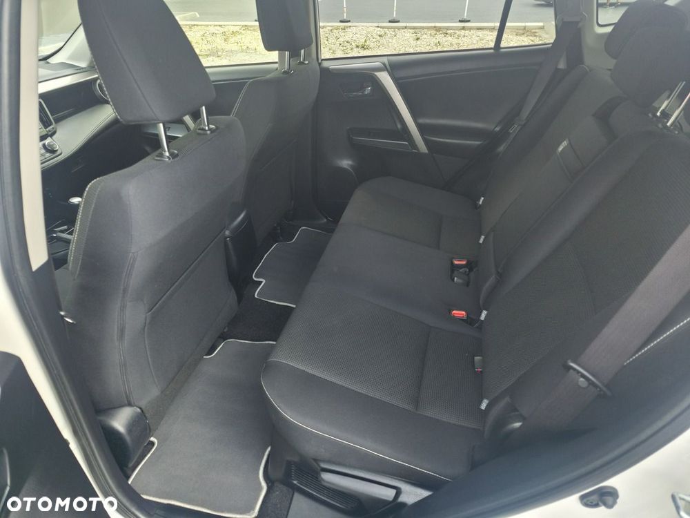 Toyota RAV4 - 11