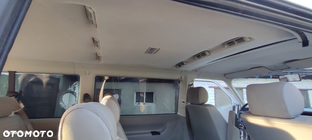 Volkswagen Caravelle - 26