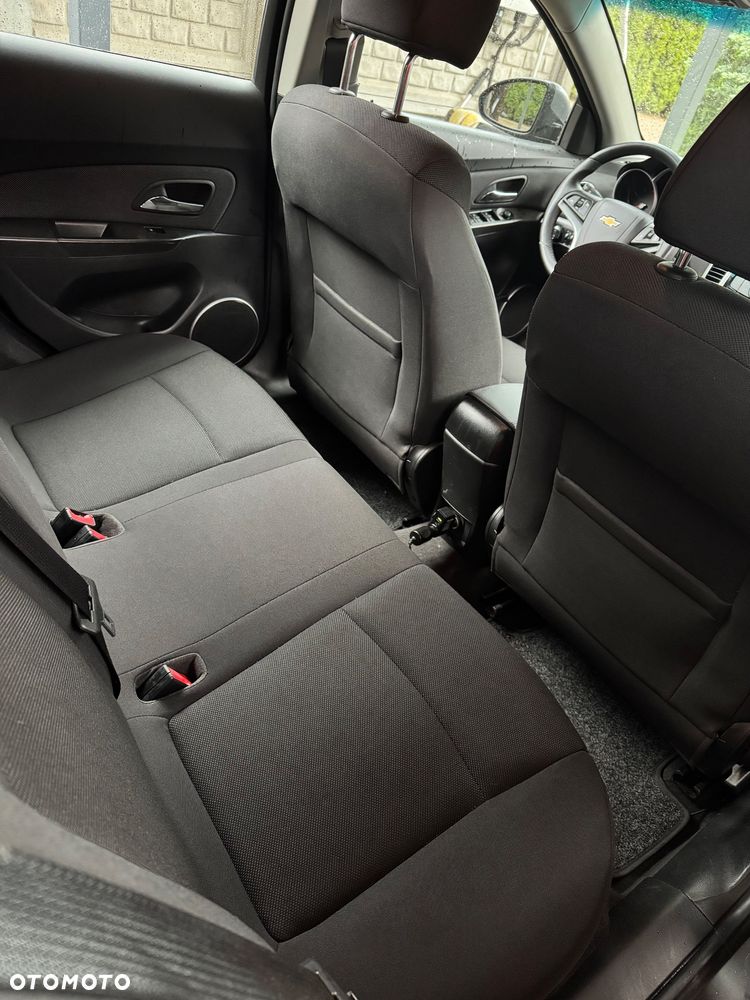 Chevrolet Cruze 1.6 LT - 11