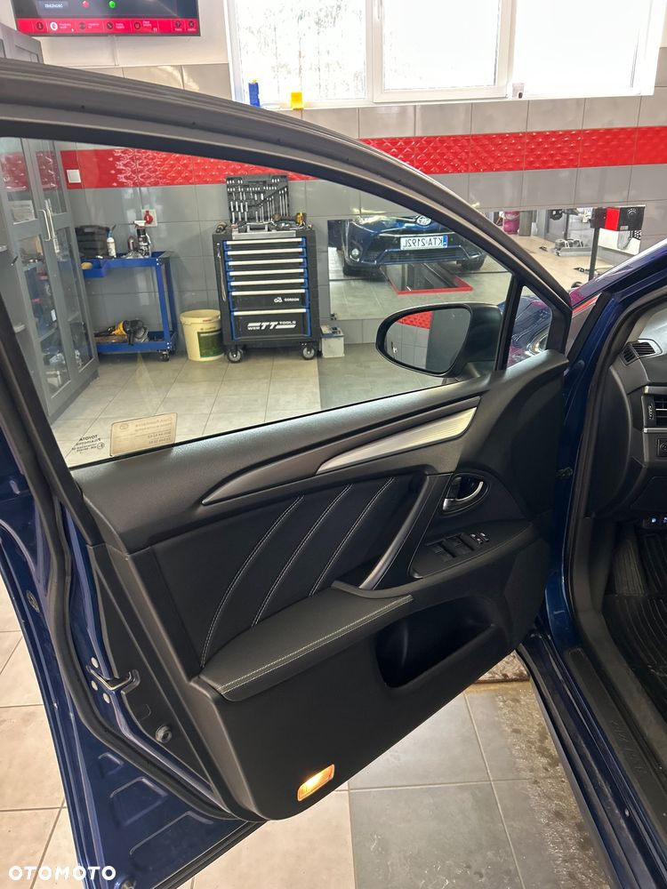 Toyota Avensis 2.0 D-4D Premium - 18