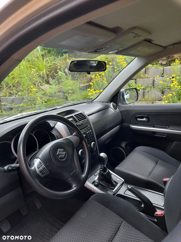 Suzuki Grand Vitara - 17