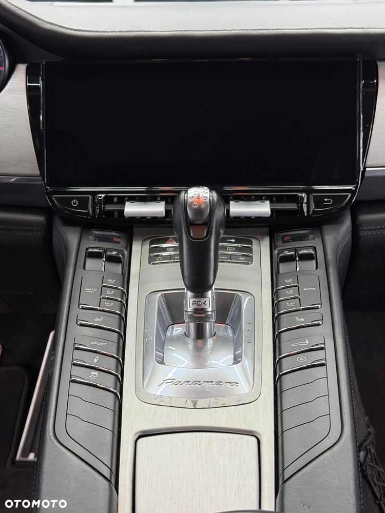 Porsche Panamera 4S PDK - 13