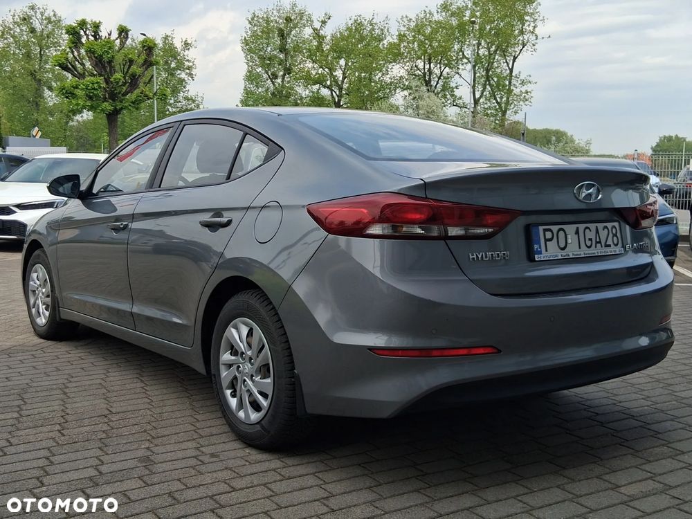 Hyundai Elantra 1.6 Comfort - 6