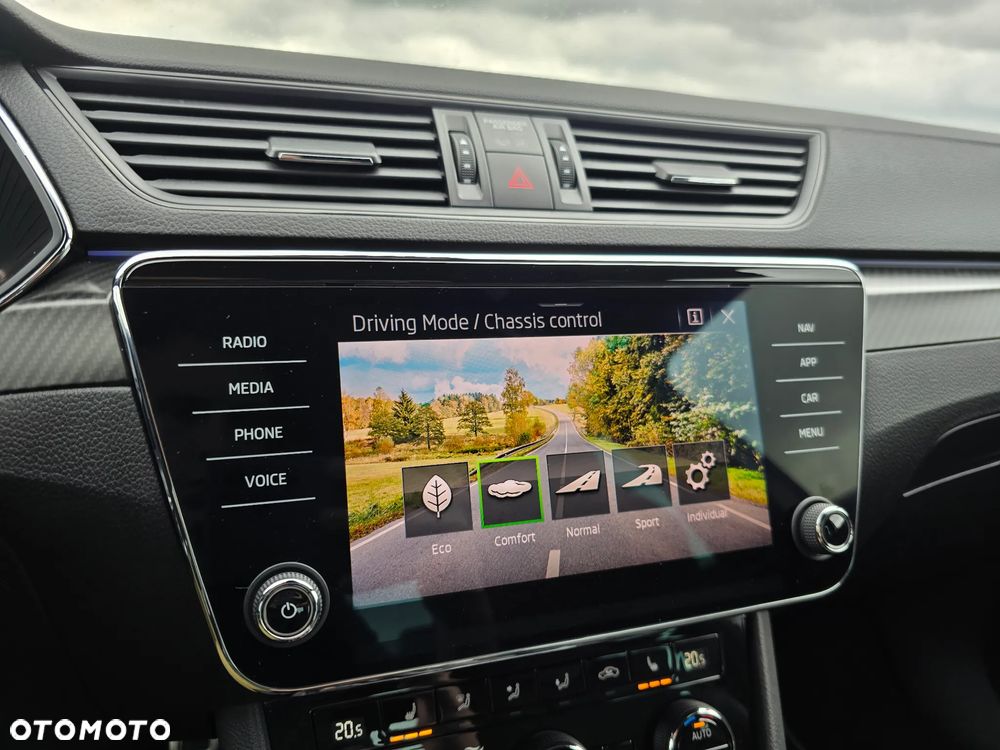 Skoda Superb 2.0 TDI SCR Sportline DSG - 28