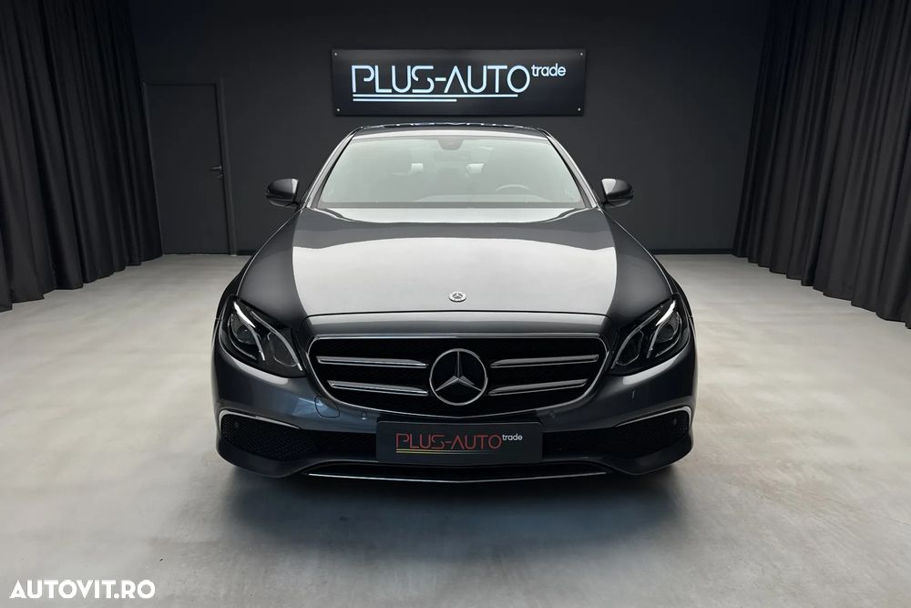 Mercedes-Benz E 200 4MATIC Aut. - 4