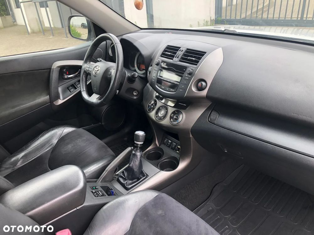 Toyota RAV4 - 29