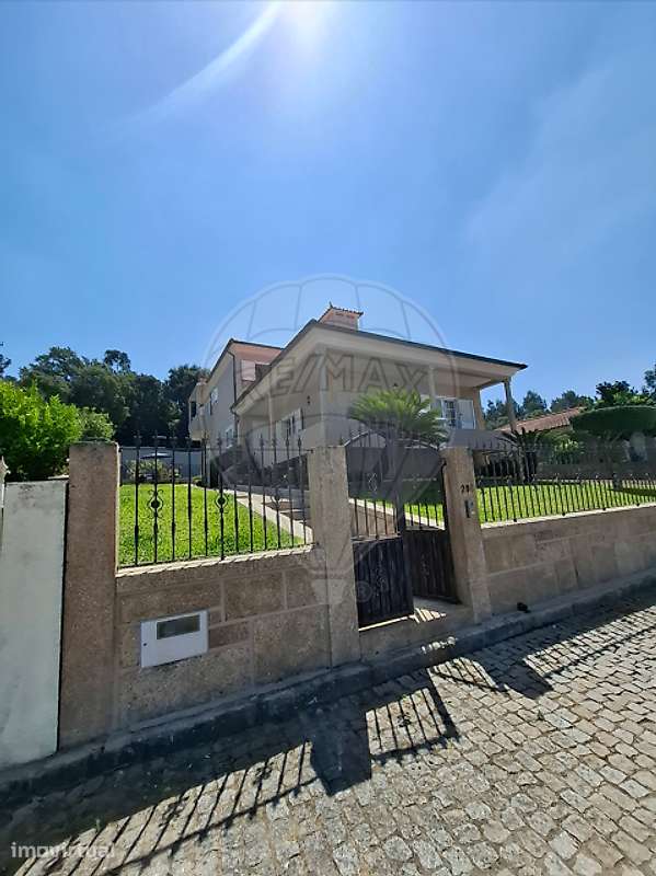 Moradia T4 para venda - Grande imagem: 2/3