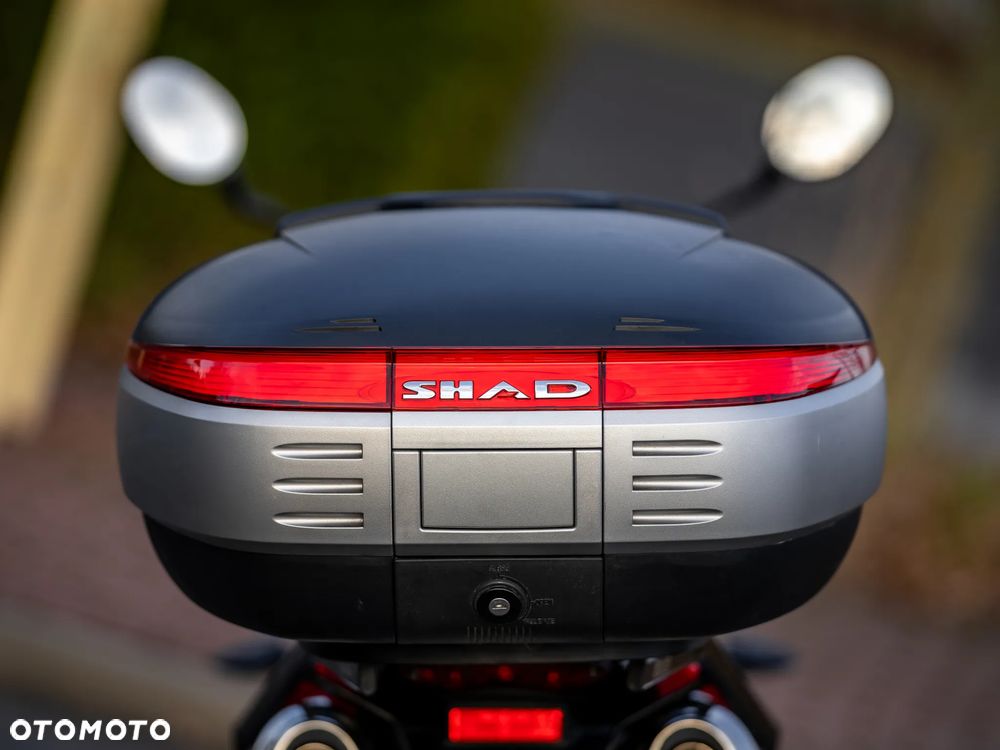 Triumph Street Triple - 8