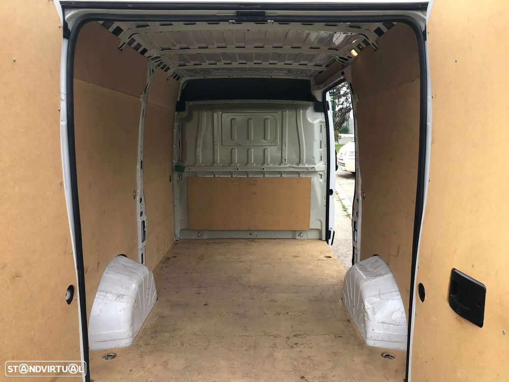 Peugeot Boxer 2.2 BlueHDi L2H2 Premium 140cv IVA / GARANTIA MARCA - 10