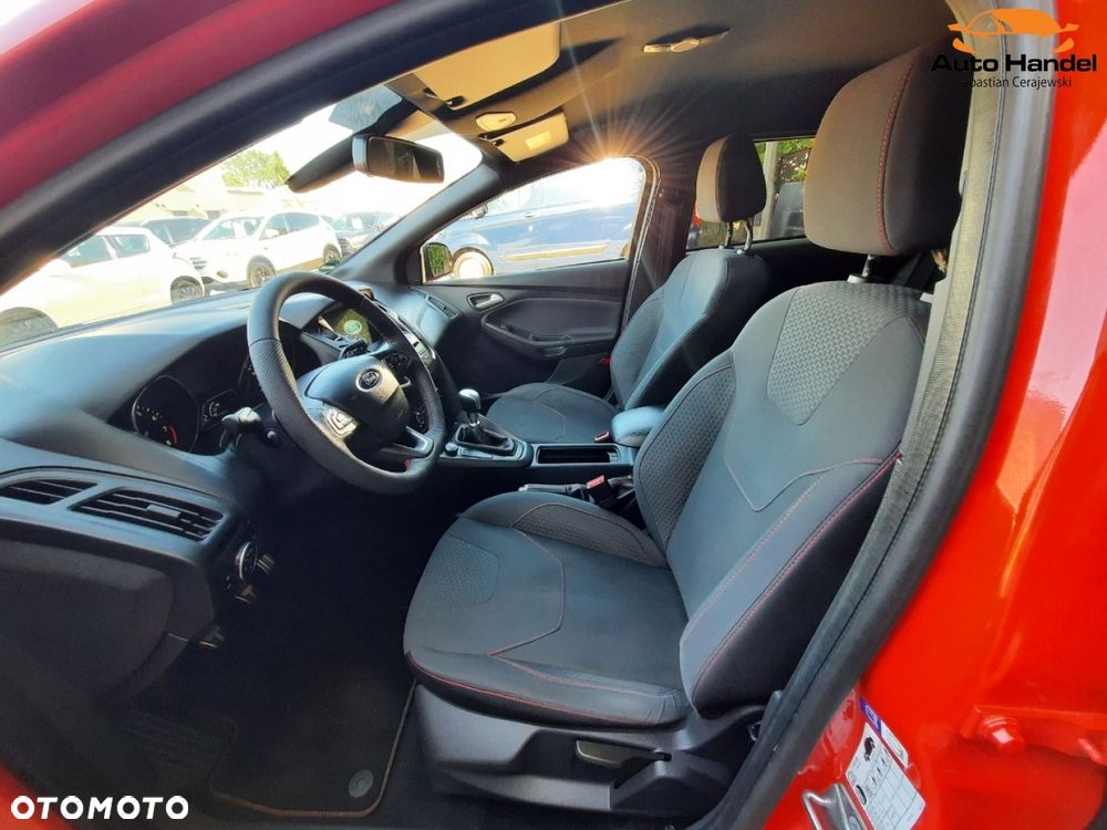 Ford Focus 1.5 EcoBoost STart-Stopp-System ST-LINE - 32