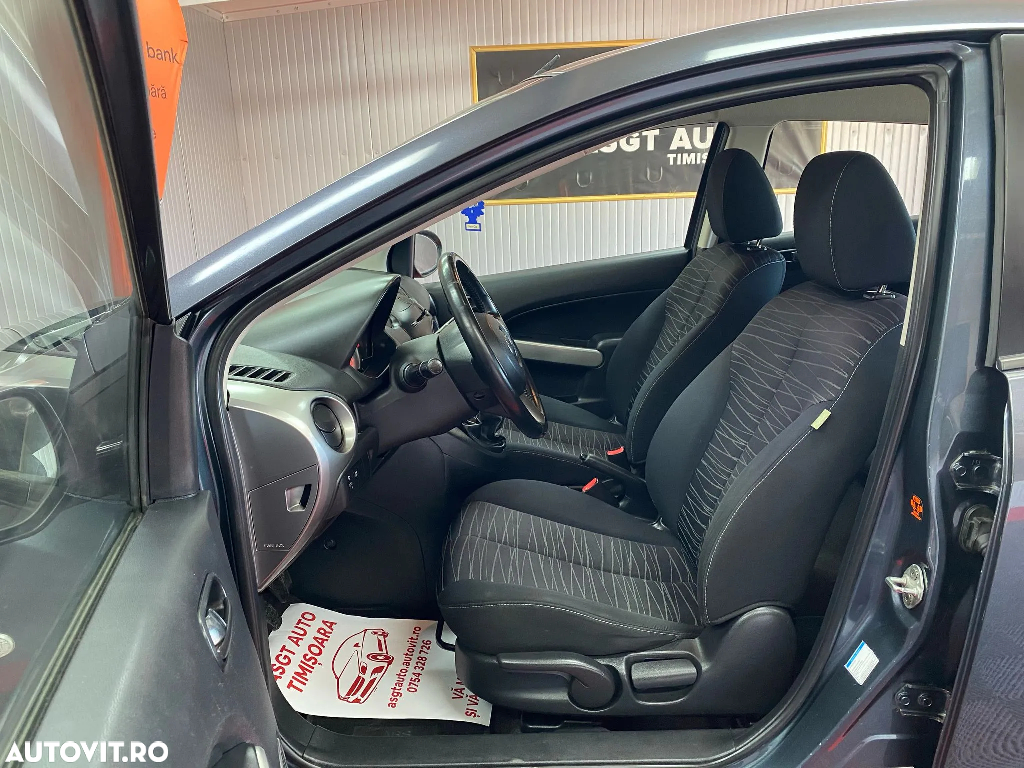 Mazda 2 - 11