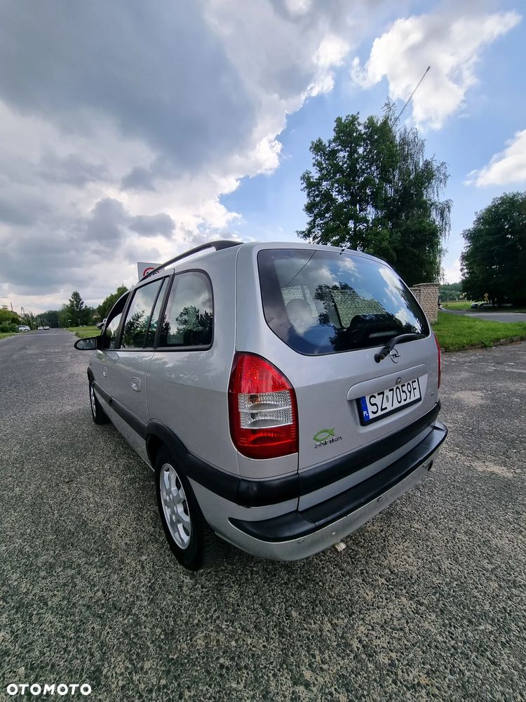 Opel Zafira 1.8 16V Comfort - 2