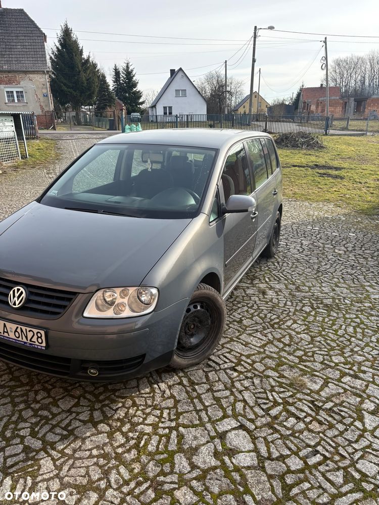 Volkswagen Touran ver-1-9-tdi-dpf-conceptline - 2