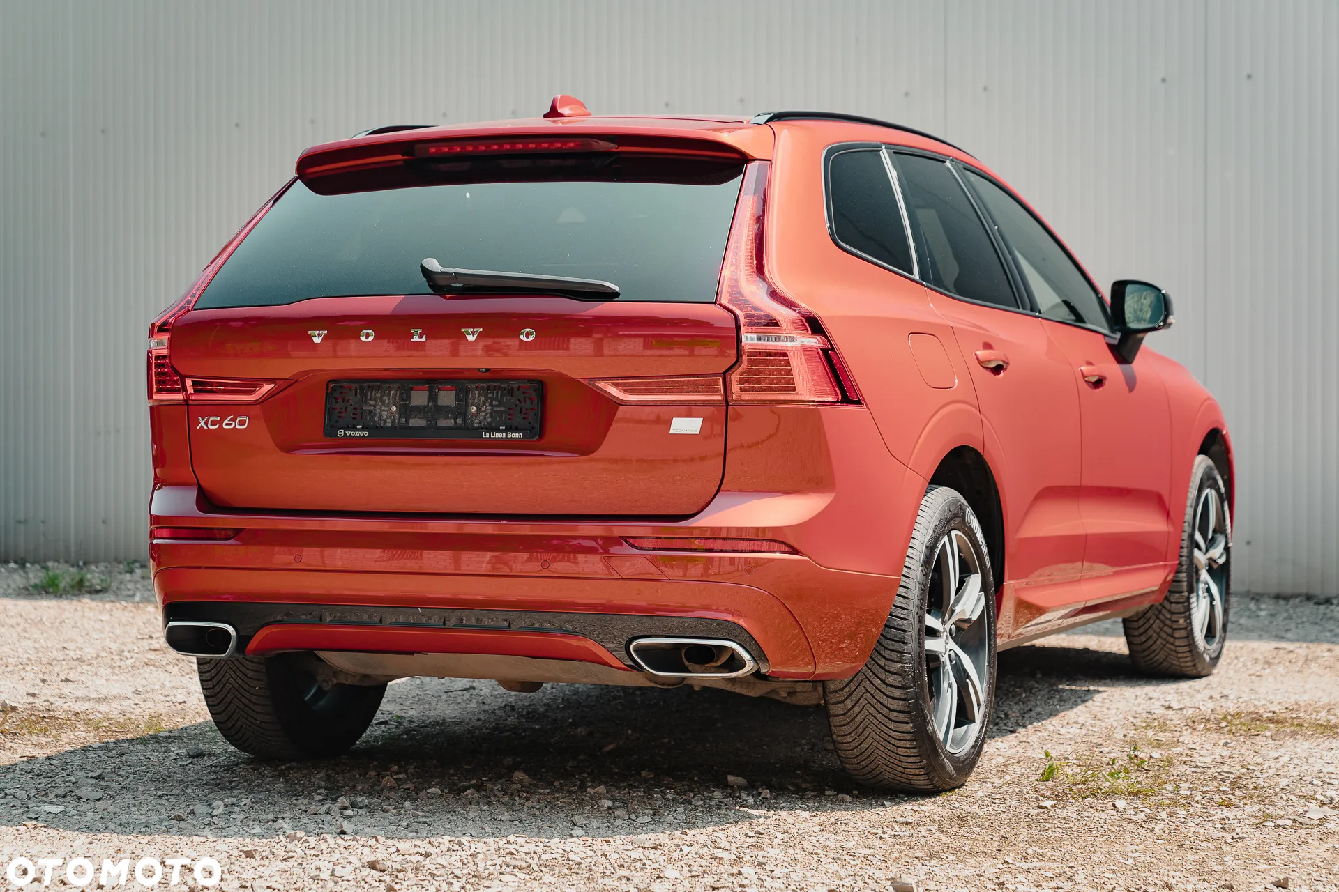 Volvo XC 60 T6 AWD Plug-In Hybrid R-Design - 5