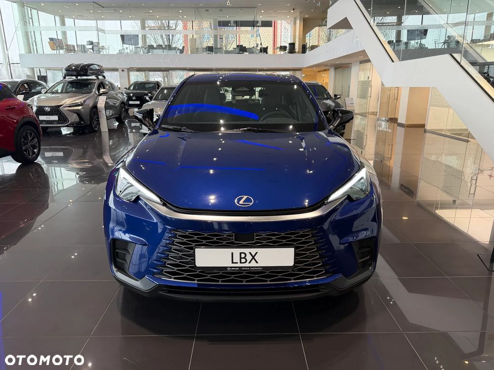 Lexus LBX 1.5 Hybrid - 2