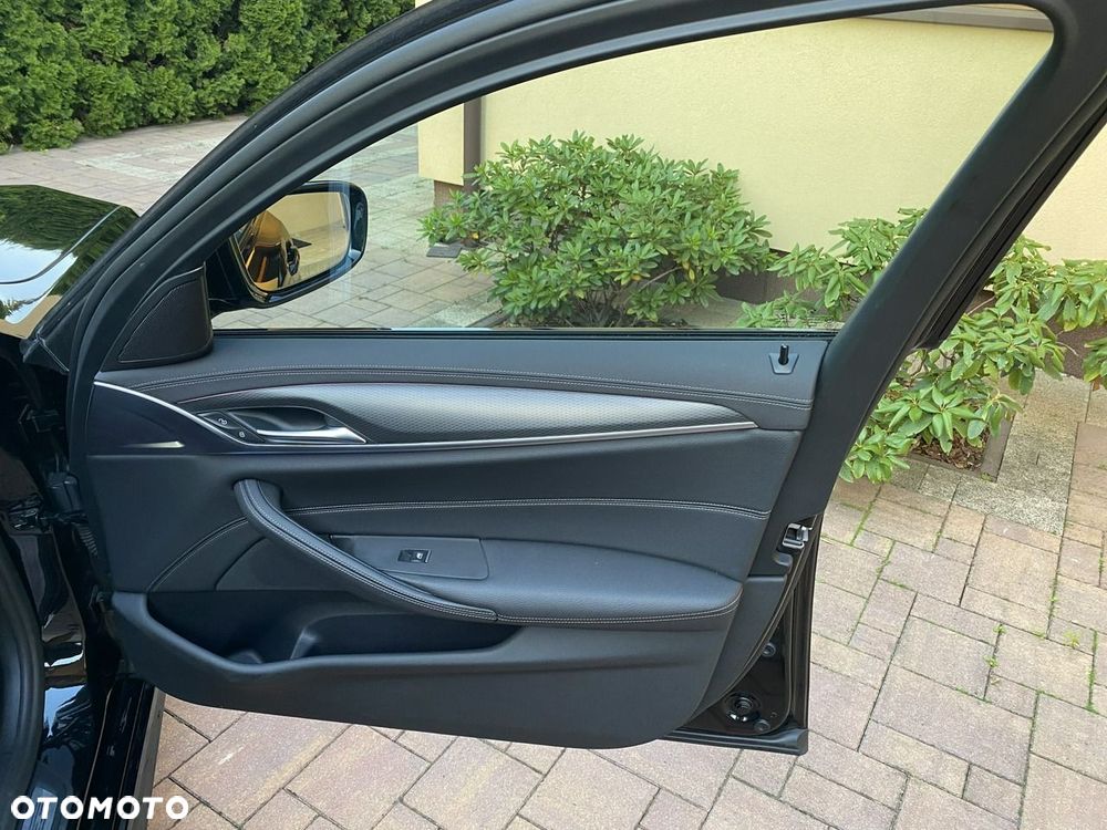 BMW Seria 5 530i GPF xDrive Sport - 34