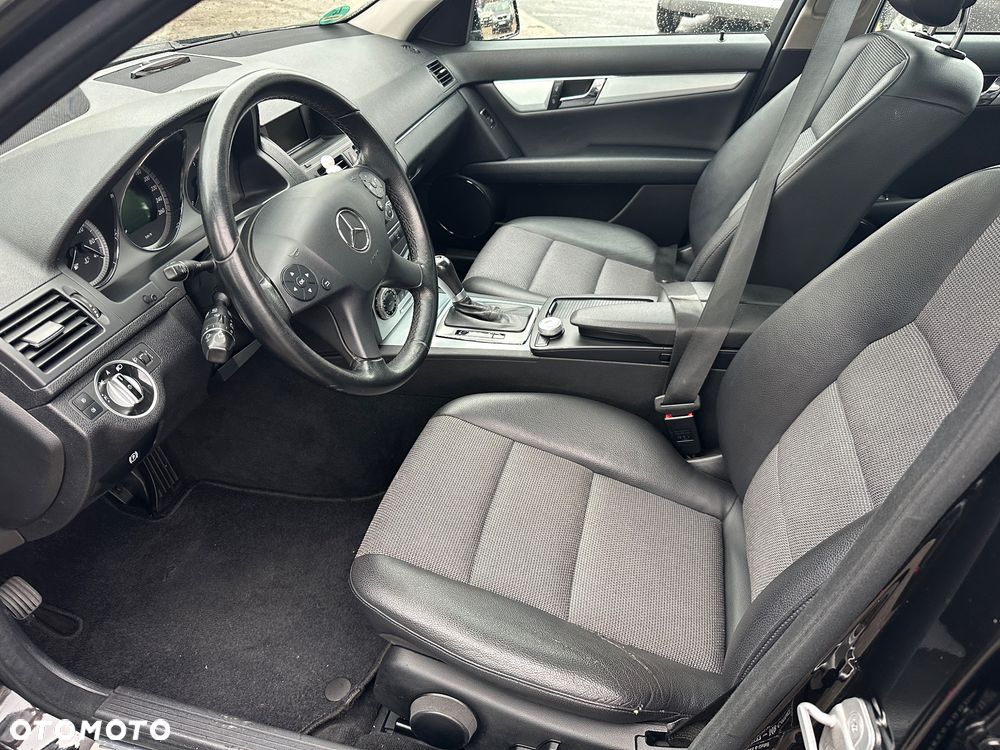 Mercedes-Benz Klasa C 180 T BlueEFFICIENCY 7G-TRONIC Avantgarde - 15