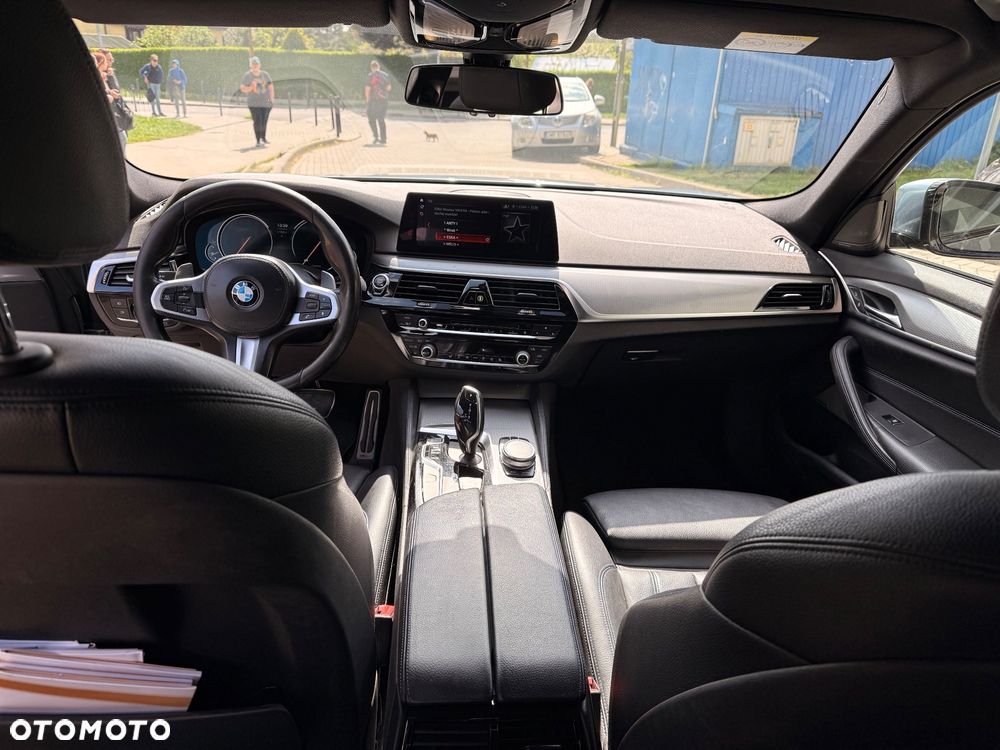 BMW Seria 5 520d xDrive - 10
