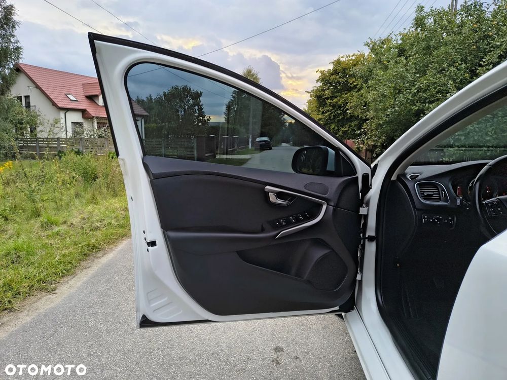 Volvo V40 D2 Summum - 9