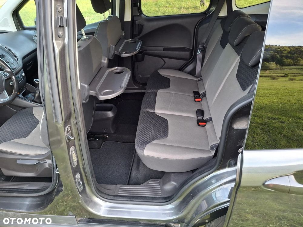 Ford Tourneo Courier 1.0 EcoBoost Titanium - 21