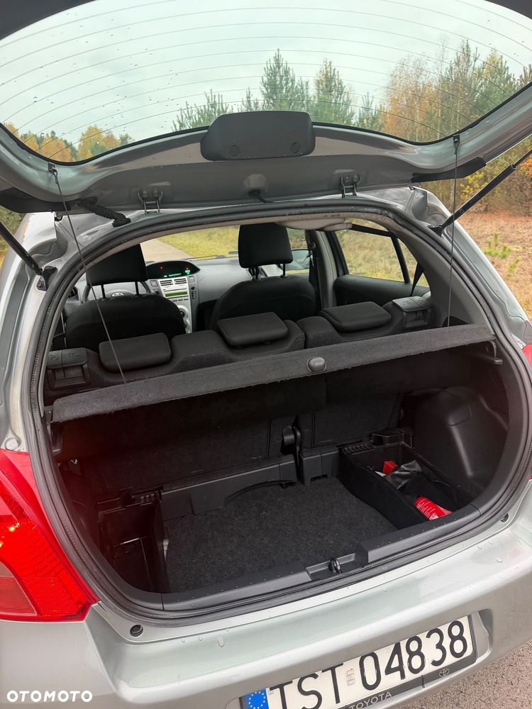 Toyota Yaris - 13