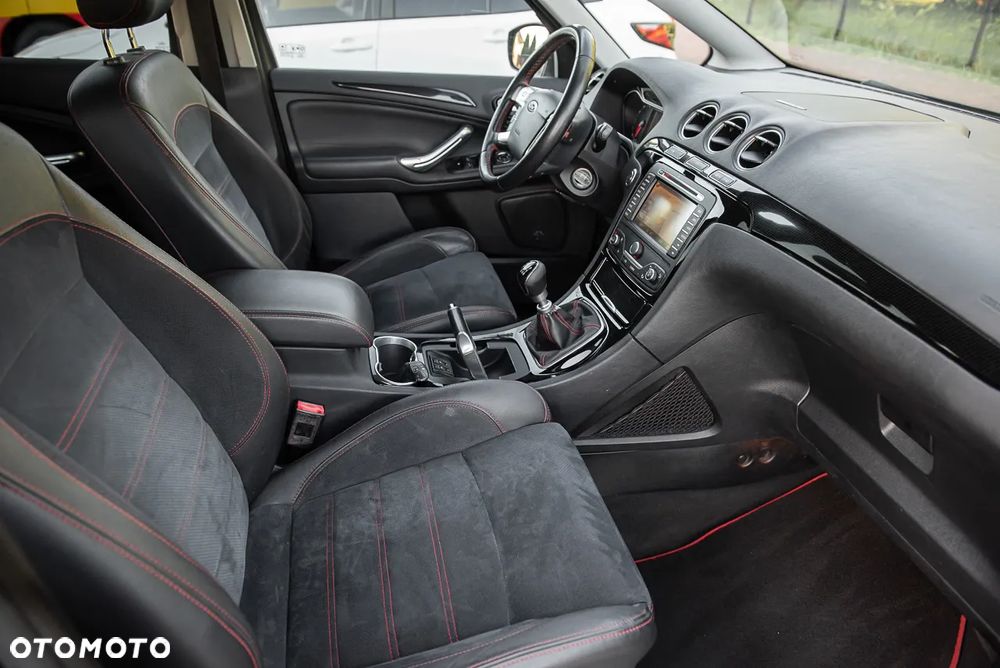 Ford S-Max 2.0 T Titanium - 32