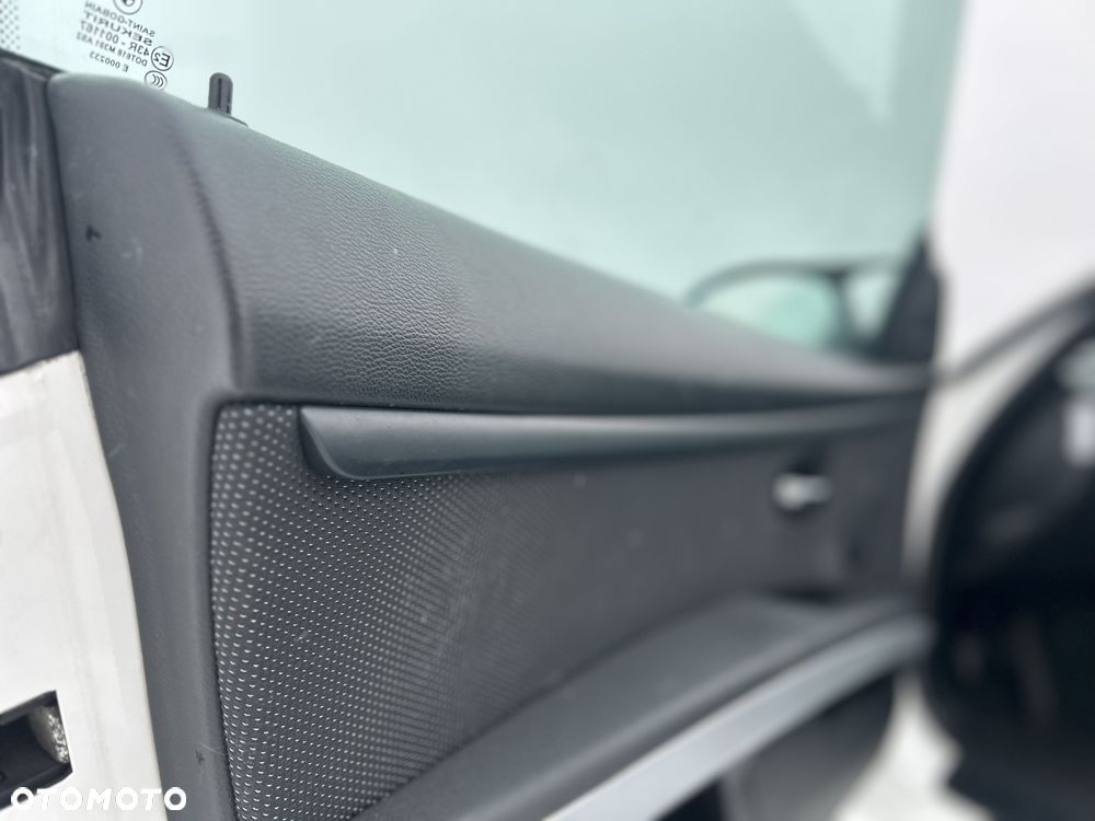 BMW Seria 3 320d - 25