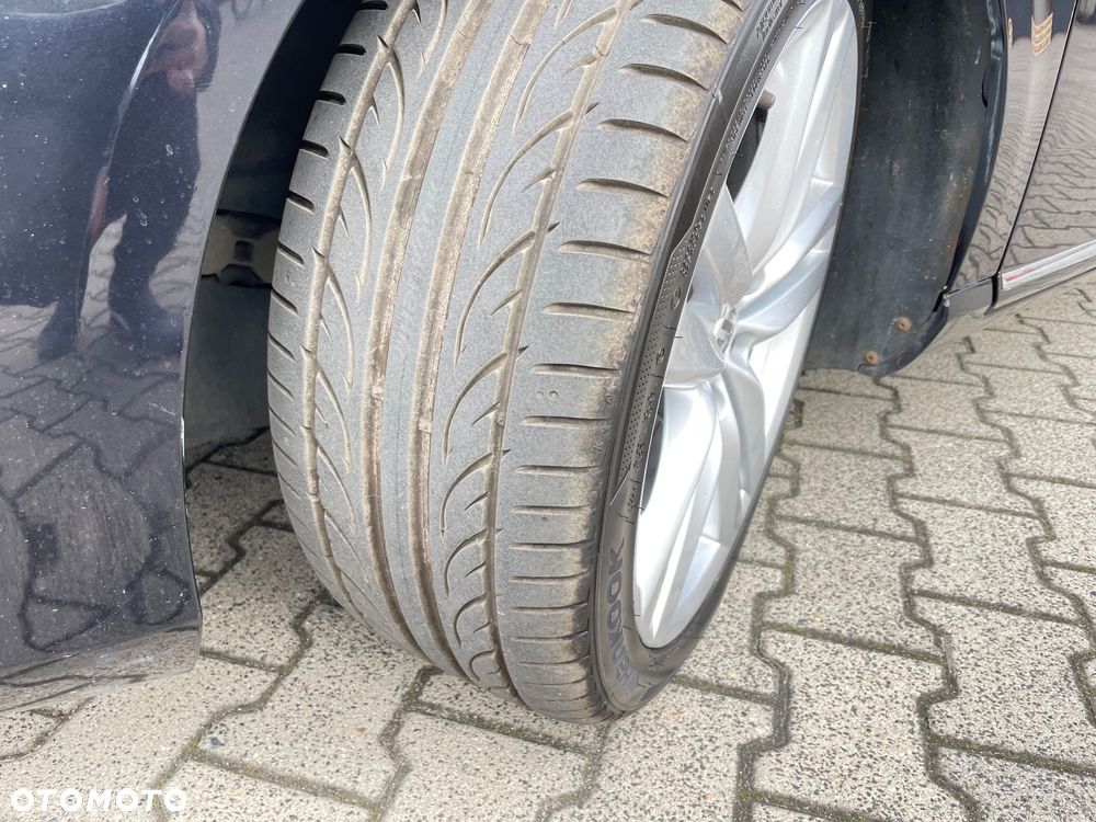 Volkswagen Passat - 32
