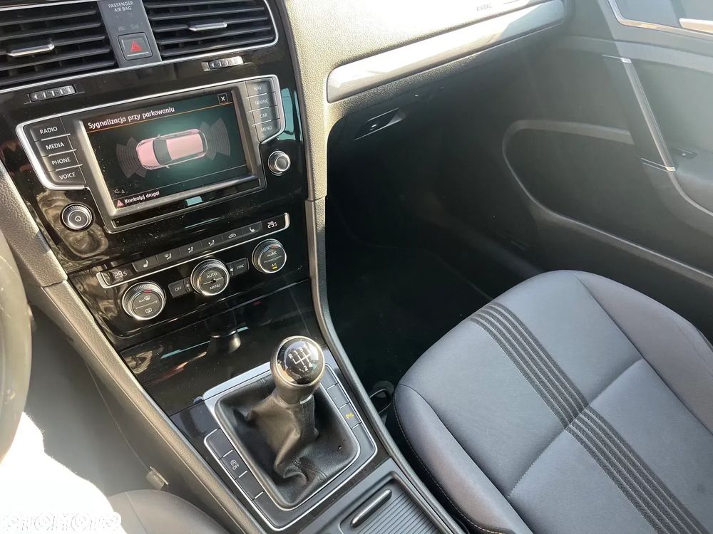 Volkswagen Golf 1.2 TSI BMT Trendline - 12