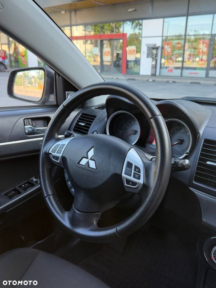 Mitsubishi Lancer 1.8 Intense - 19
