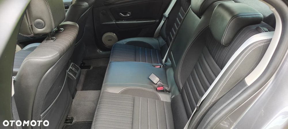 Renault Laguna dCi 150 FAP Start-Stop Bose Edition - 22