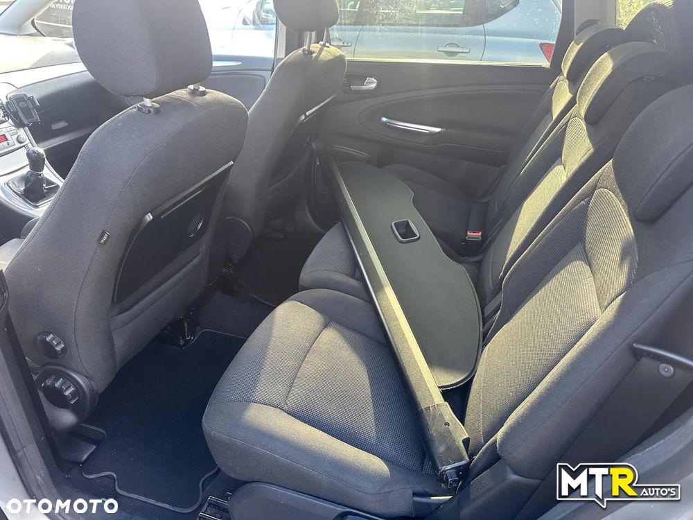 Ford S-Max 2.0 Titanium - 37