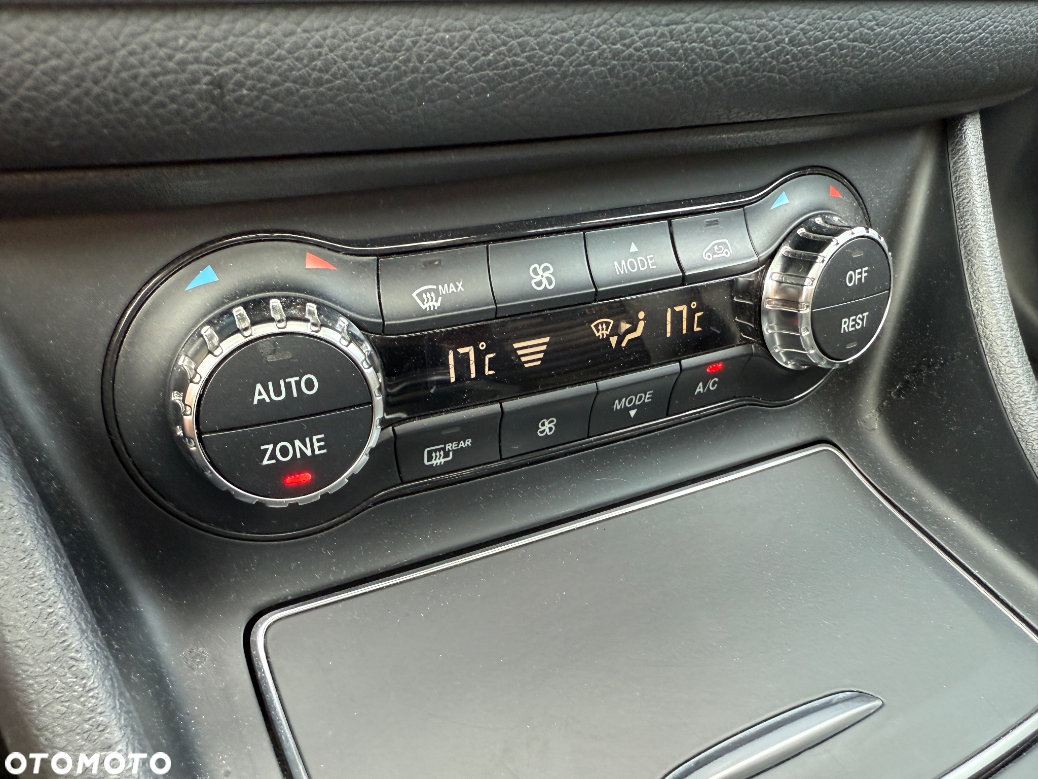 Mercedes-Benz CLA 220 4-Matic AMG Line - 9