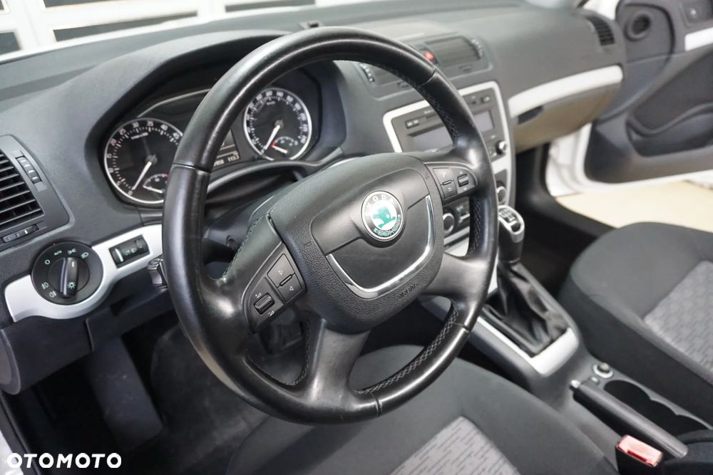 Skoda Octavia 1.6 TDI DPF Ambiente - 21
