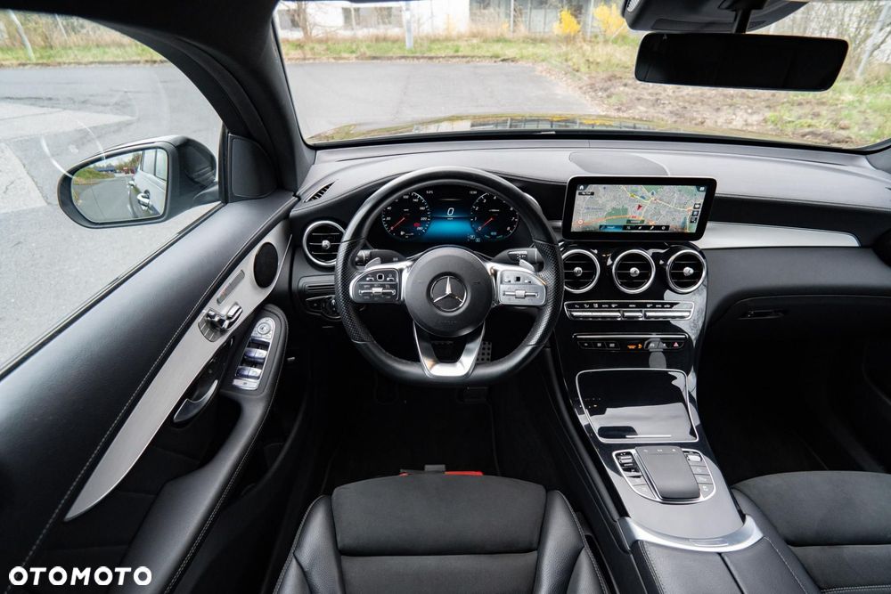 Mercedes-Benz GLC 300 4Matic 9G-TRONIC AMG Line - 12
