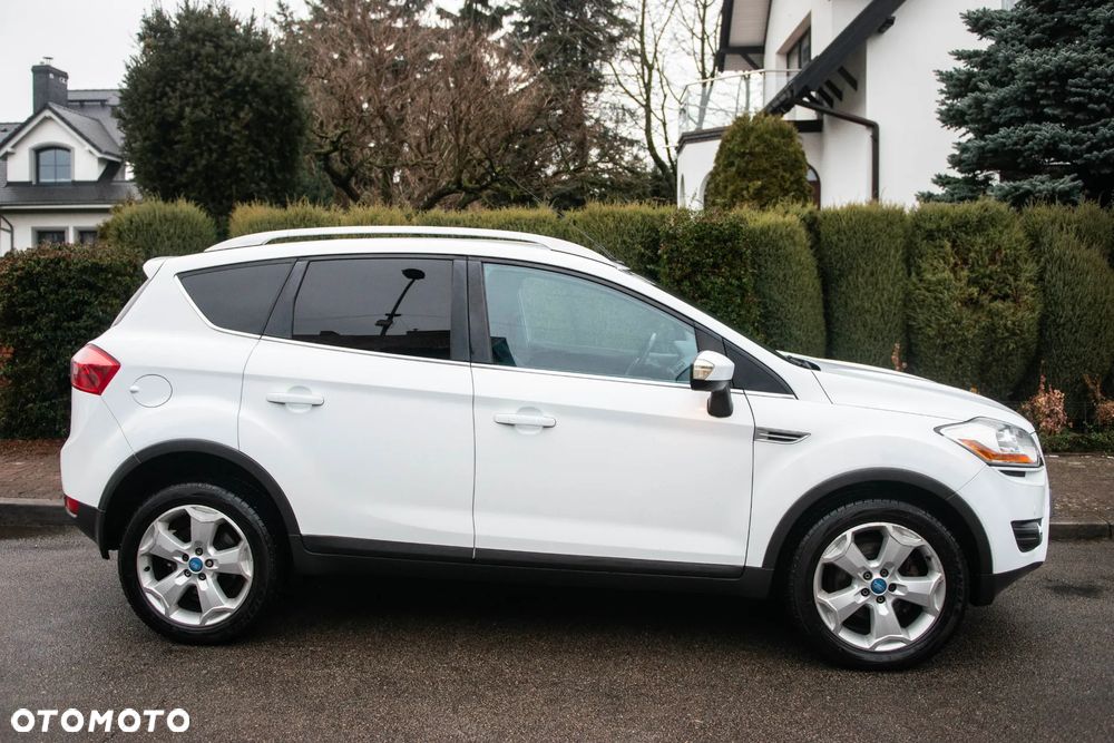 Ford Kuga 2.0 TDCi 4x4 Titanium - 4