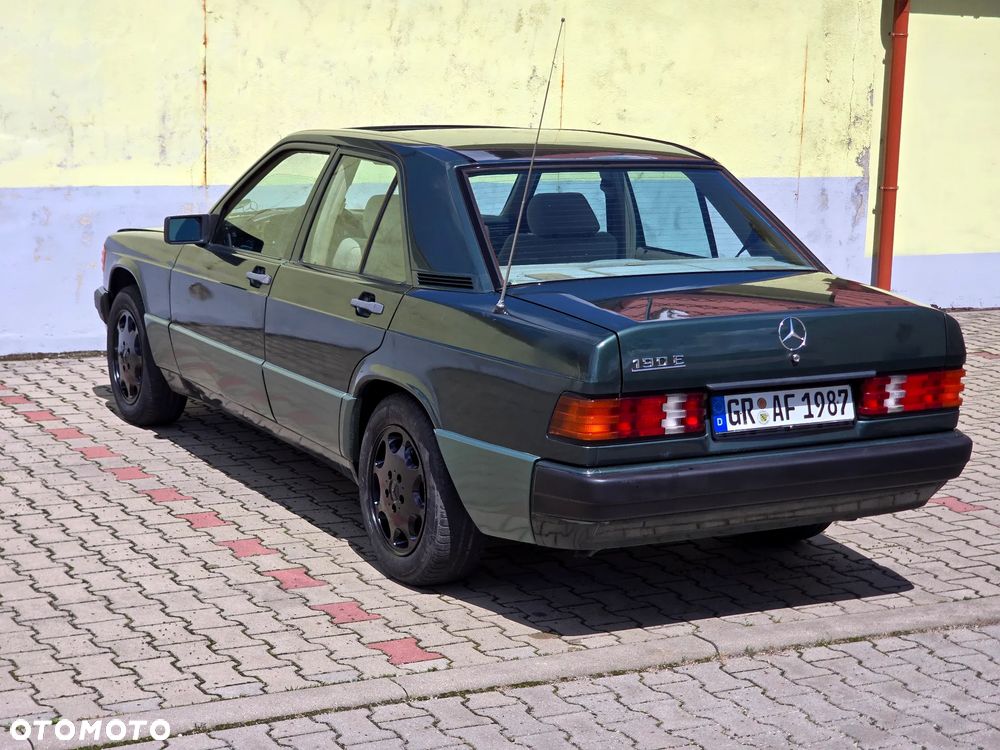 Mercedes-Benz W201 (190) - 4