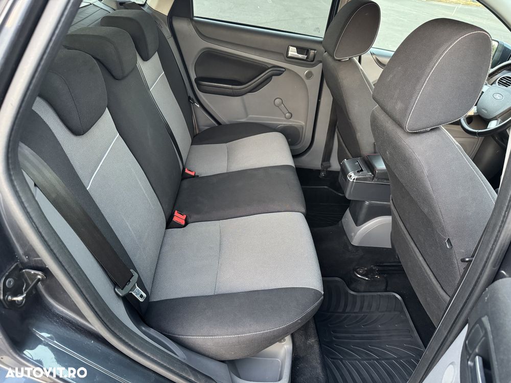 Ford Focus 1.6 TDCI DPF Trend - 14