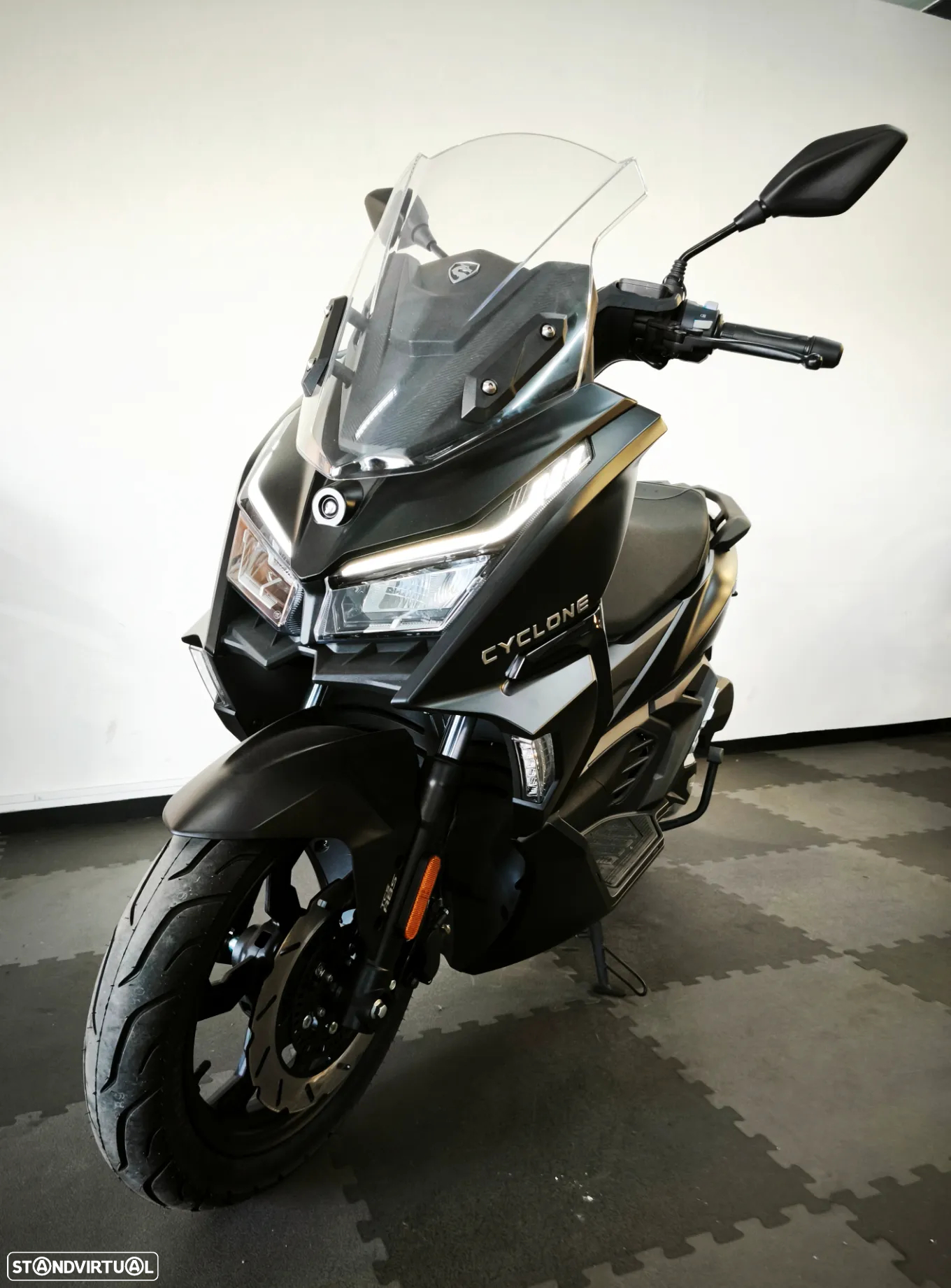 Cyclone 125 Scooter - 16