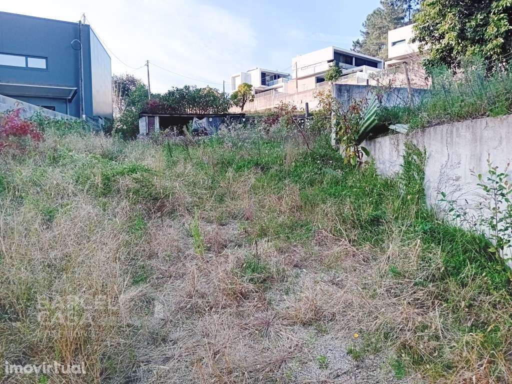 Terreno de construção a dois minutos do centro da cidade. - Grande imagem: 2/17