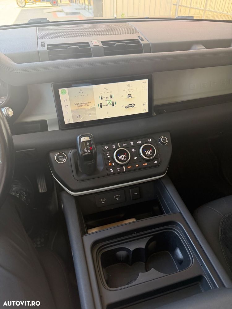 Land Rover Defender 110 2.0 P300 X-Dynamic SE - 9