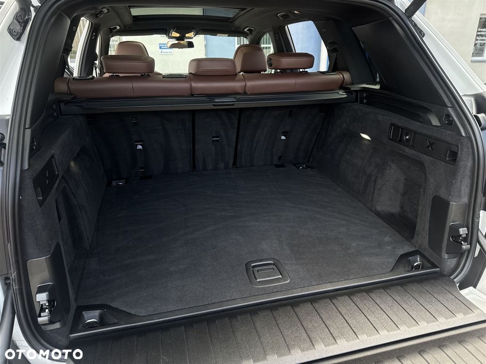 BMW X5 M50i - 24