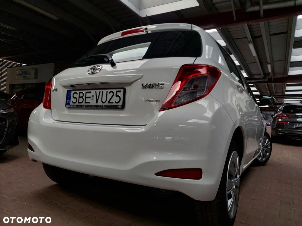 Toyota Yaris - 10