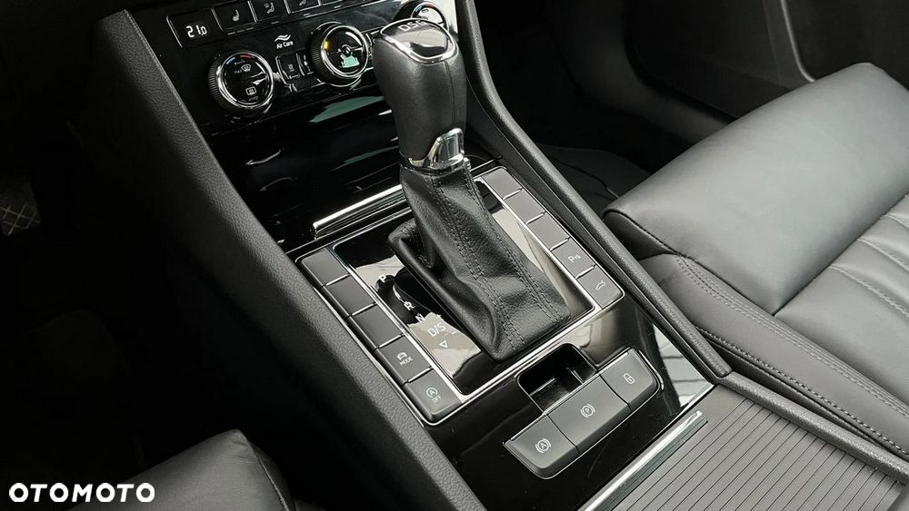 Skoda Superb 2.0 TDI DSG Premium Edition - 18