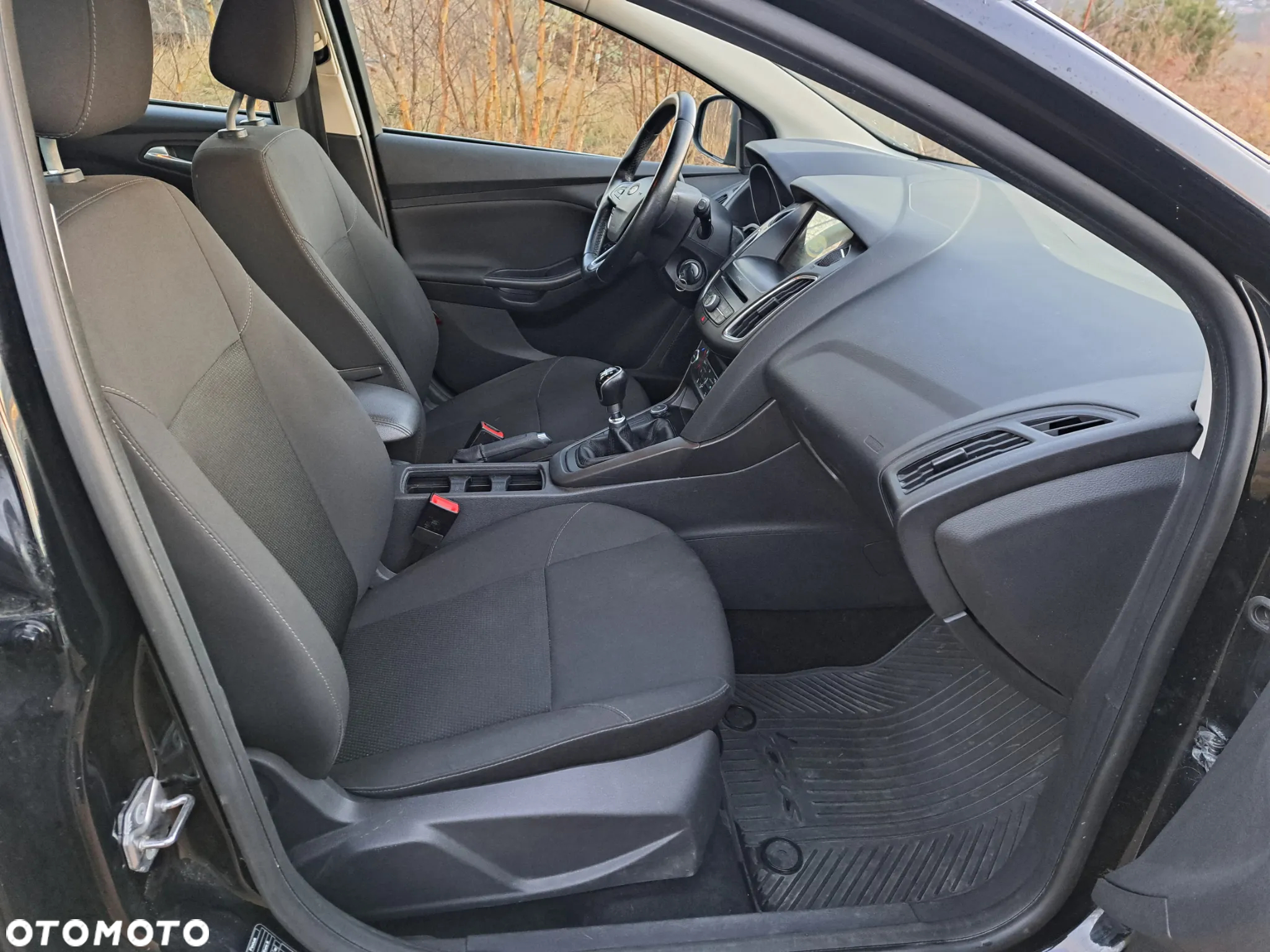 Ford Focus 1.5 TDCi SYNC Edition - 9