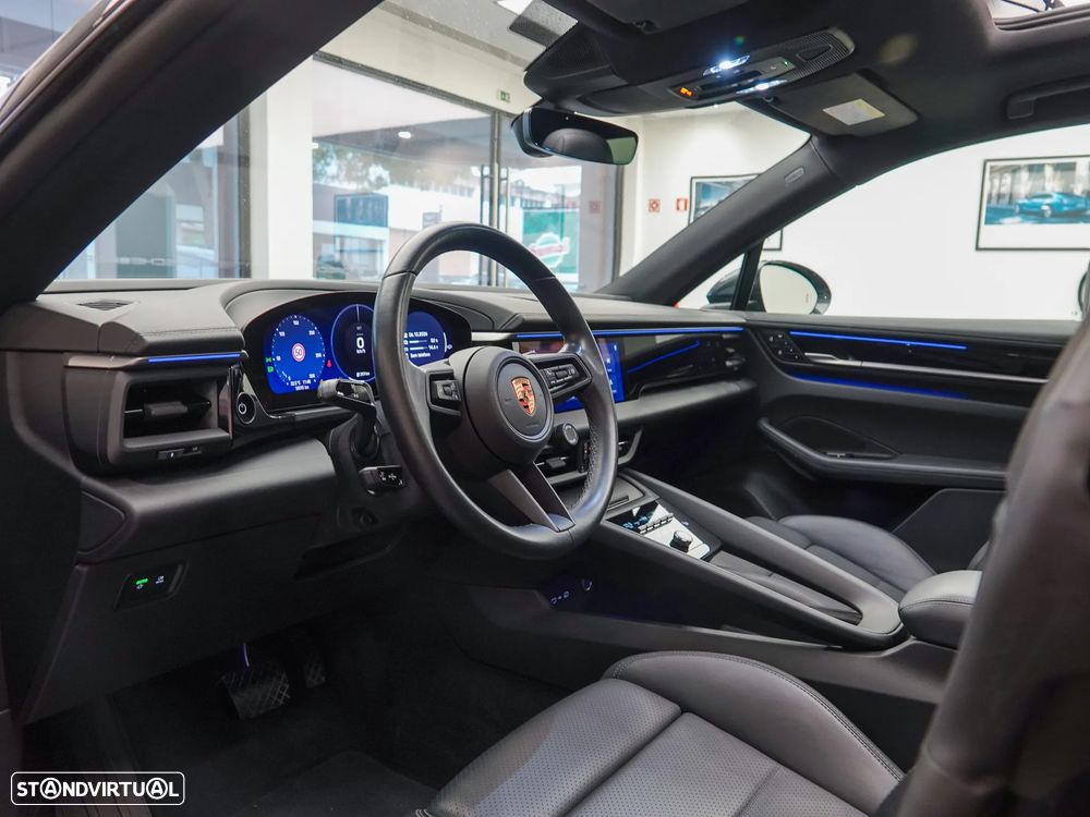 Porsche Macan Electric 4 - 15